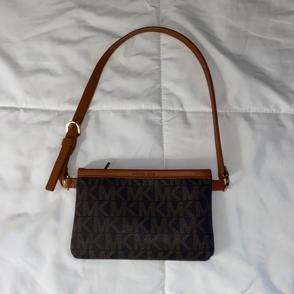 Micheal Kors Fanny Pack / Hand bag ❤️
